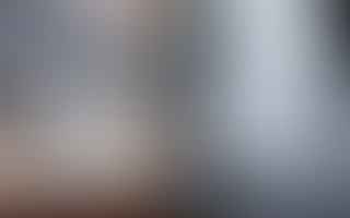 What are the applications of dry ice powder and how can it be prepared at home?